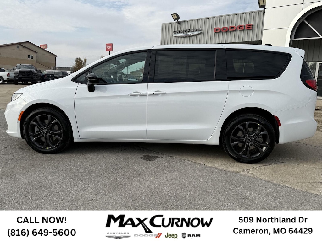 New 2026 Chrysler Pacifica SELECT AWD Passenger Van
