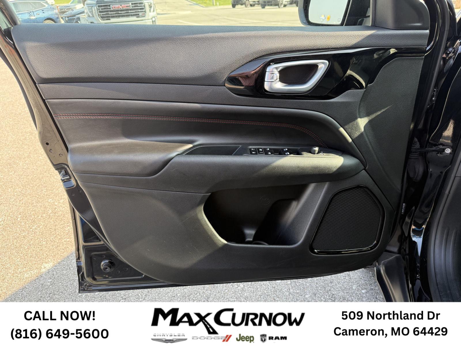 2024 Jeep Compass Trailhawk photo 2