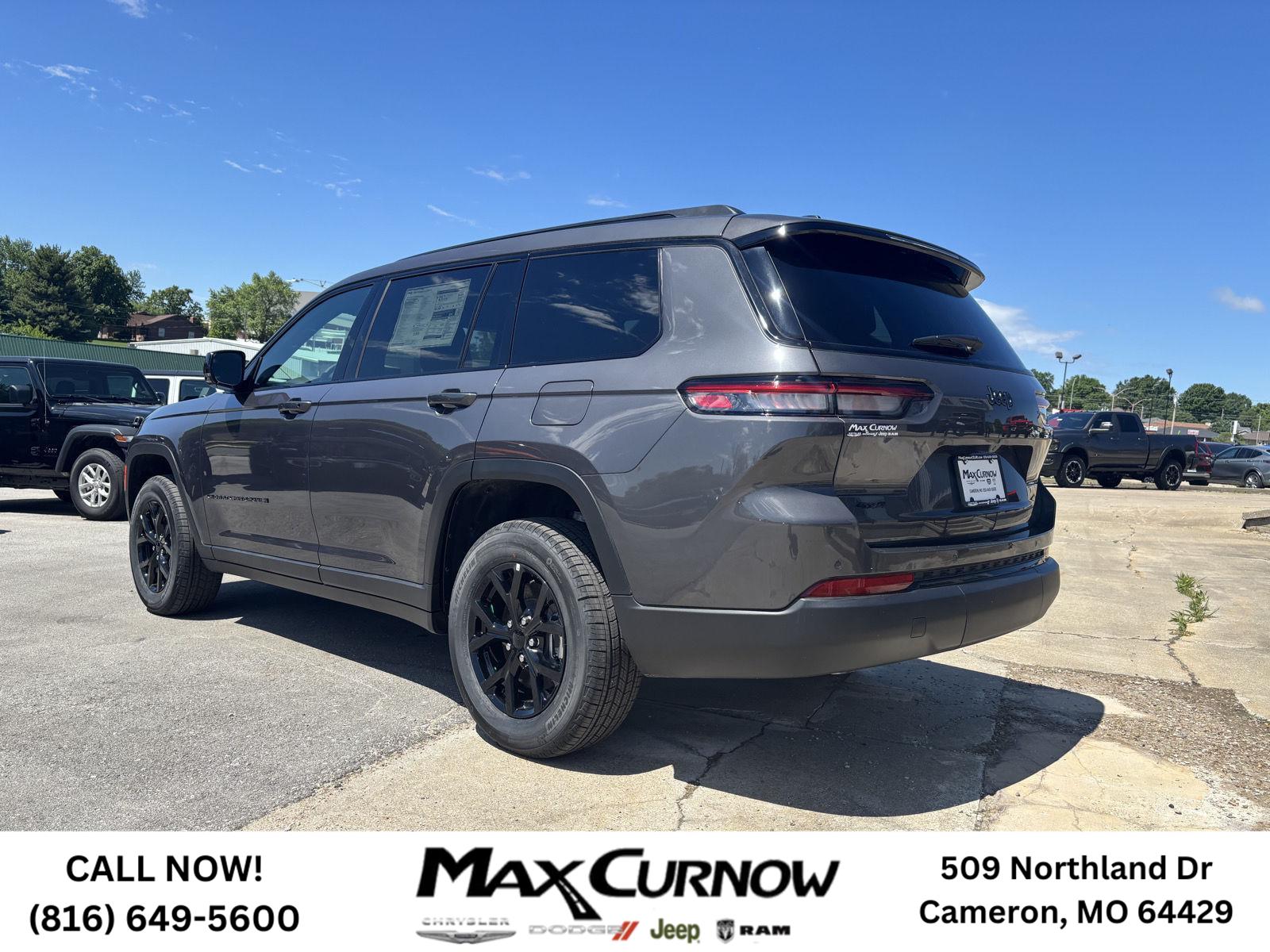 2025 Jeep Grand Cherokee Altitude photo 3