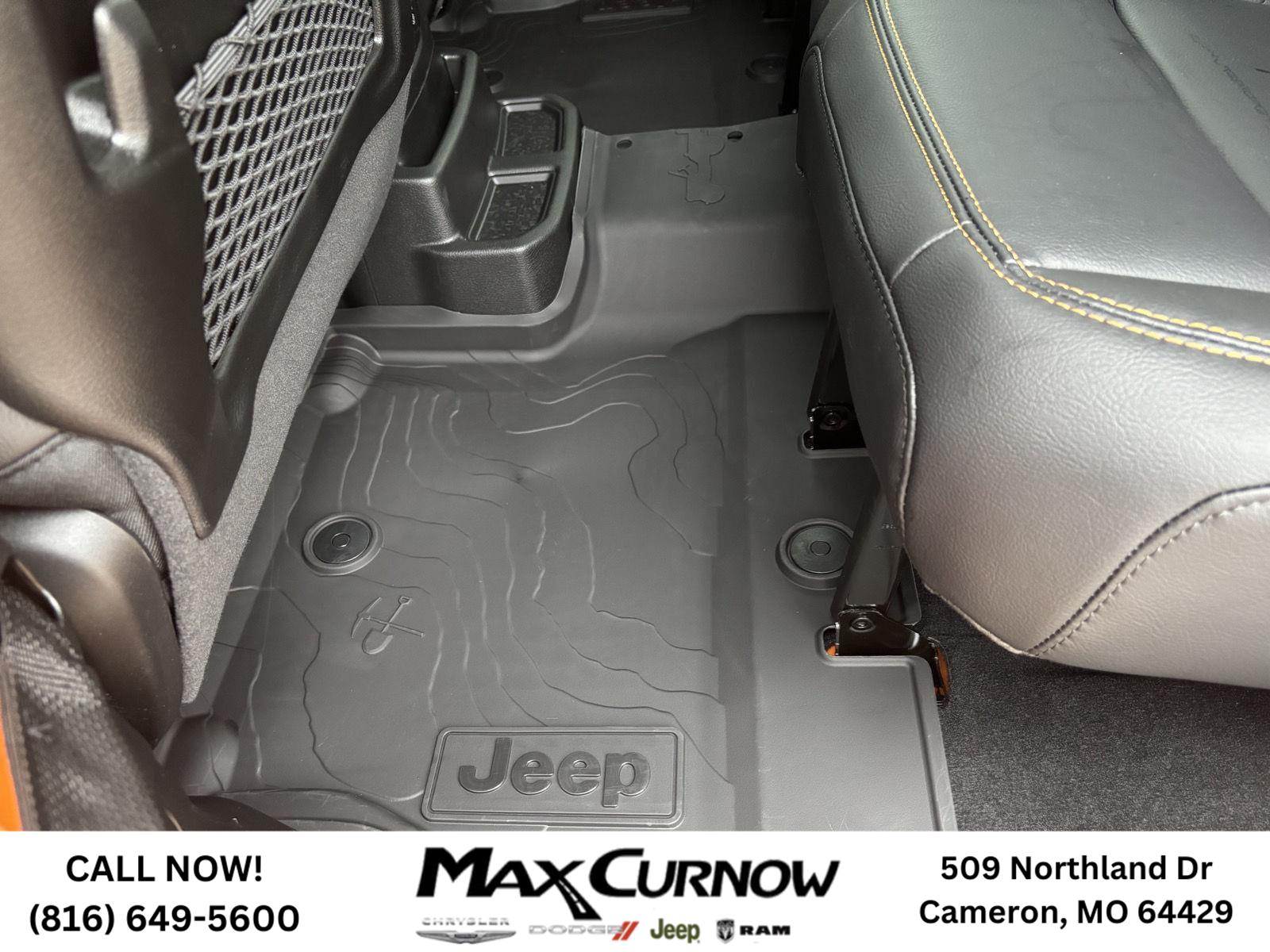 2025 Jeep Wrangler 4-Door Sahara - Photo 28