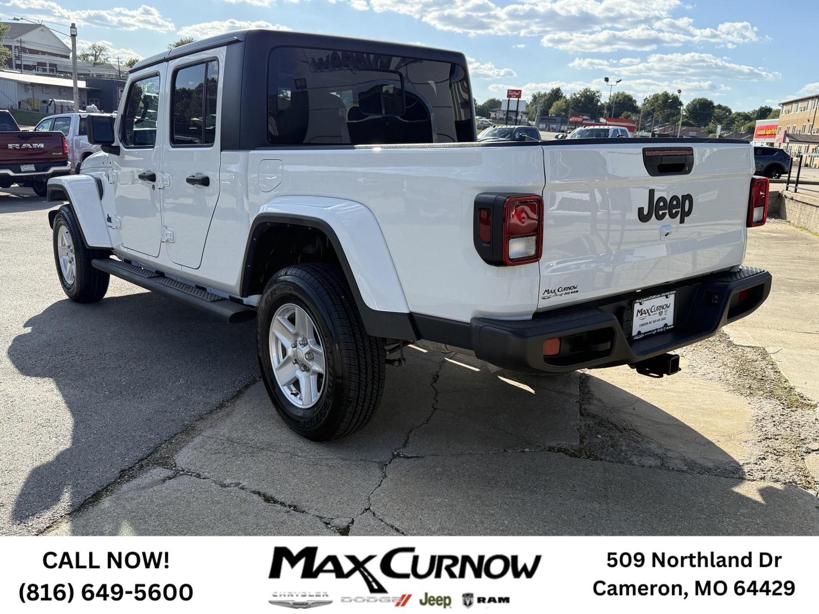 2022 Jeep Gladiator Sport S photo 3