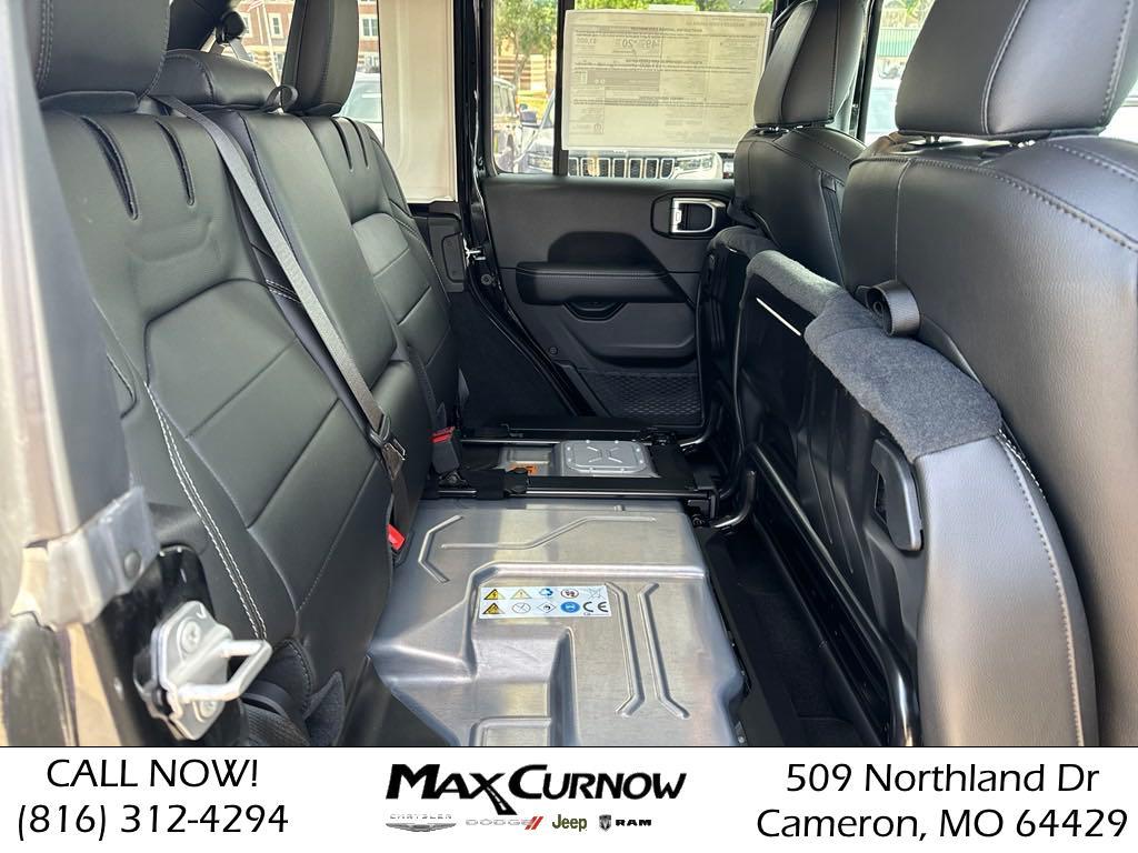2023 Jeep Wrangler 4xe Sahara 4XE - Photo 40