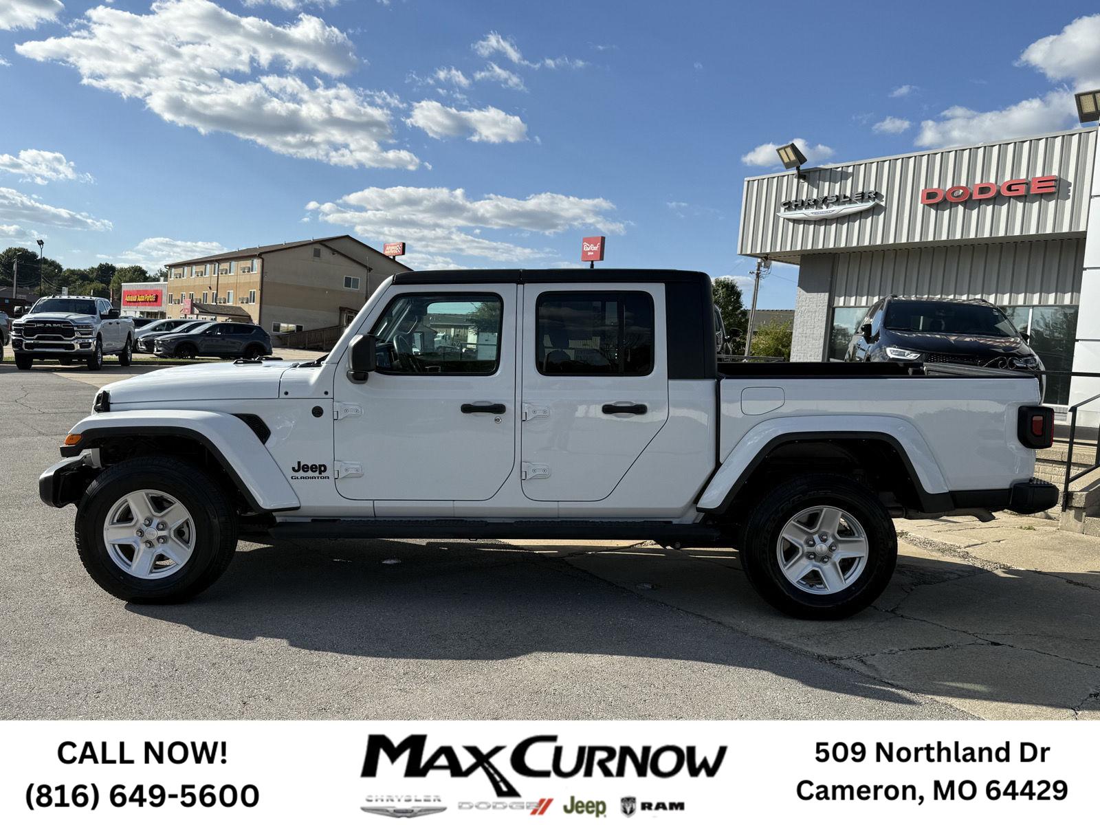 2022 Jeep Gladiator Sport S photo 2