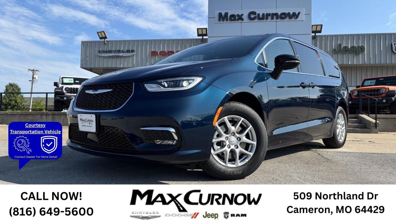 2025 Chrysler Pacifica Select's photo