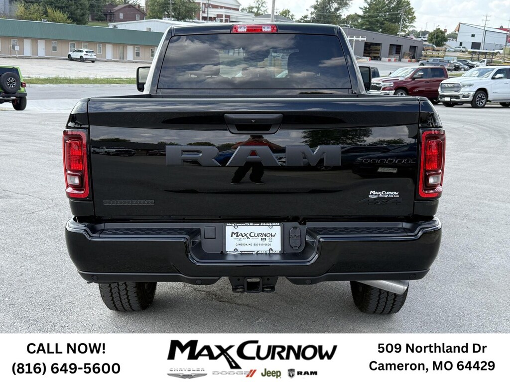 New 2025 Ram 2500 BIG HORN CREW CAB 4X4 6'4 BOX Pickup