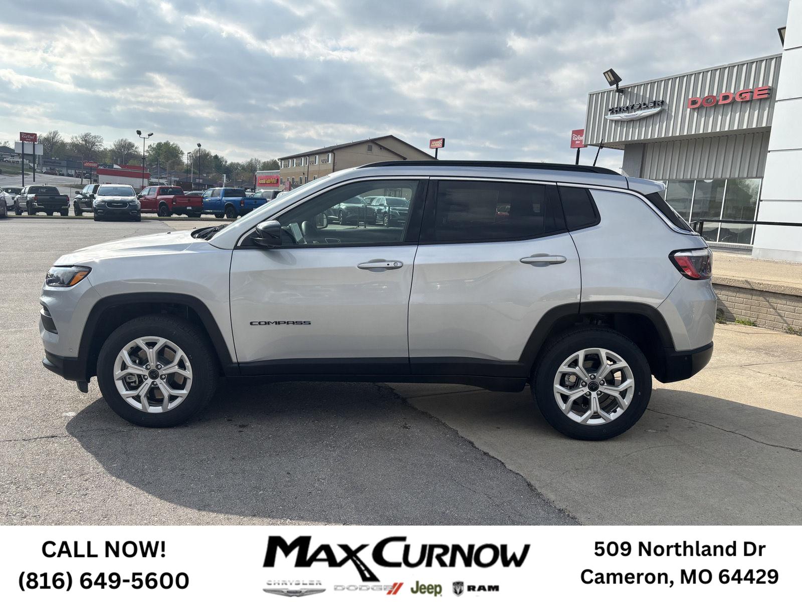 2025 Jeep Compass Latitude photo 2