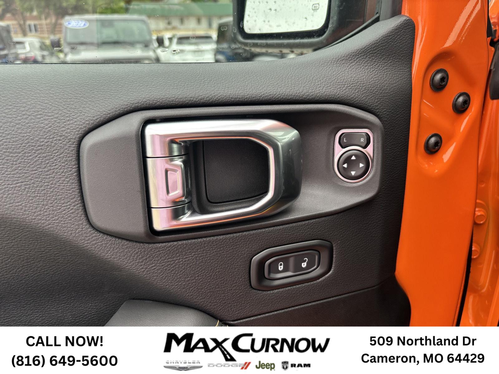 2025 Jeep Wrangler 4-Door Sahara - Photo 12