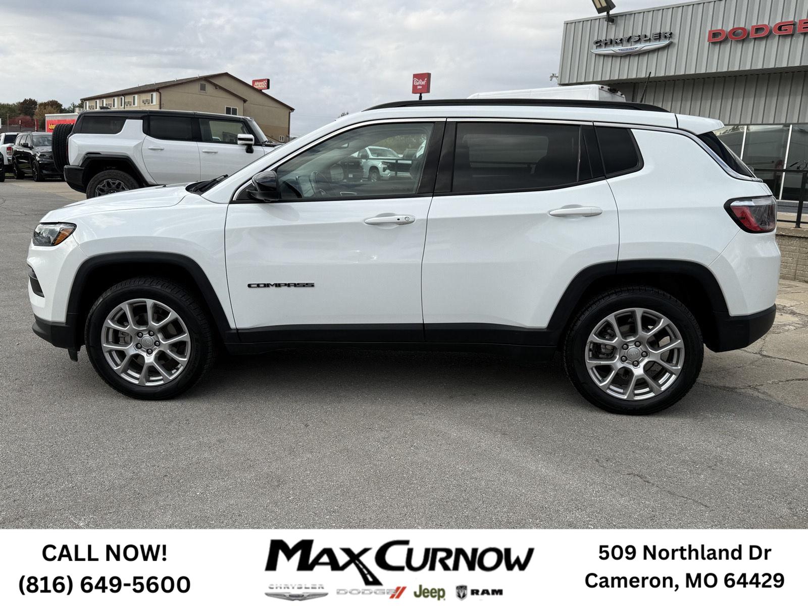 Used 2022 Jeep Compass Latitude Lux with VIN 3C4NJDFB5NT219503 for sale in Kansas City