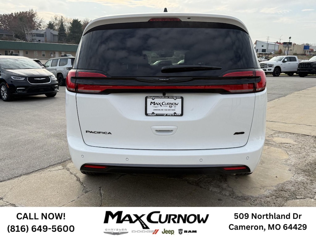 New 2026 Chrysler Pacifica SELECT AWD Passenger Van