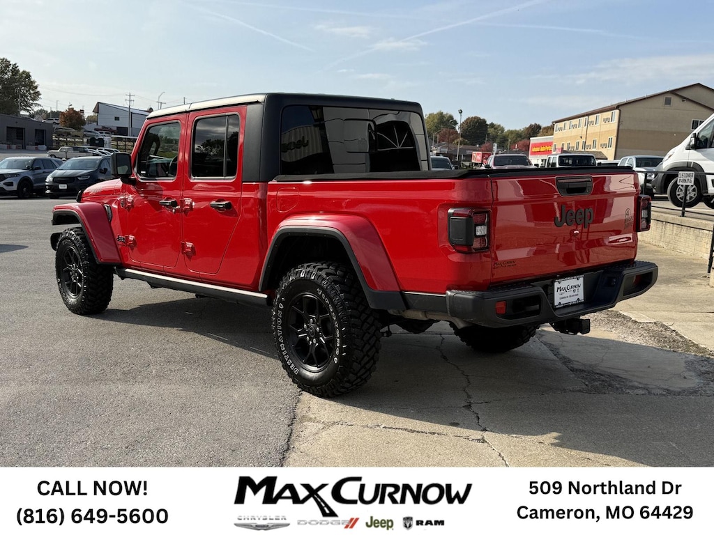 Used 2024 Jeep Gladiator Willys Truck