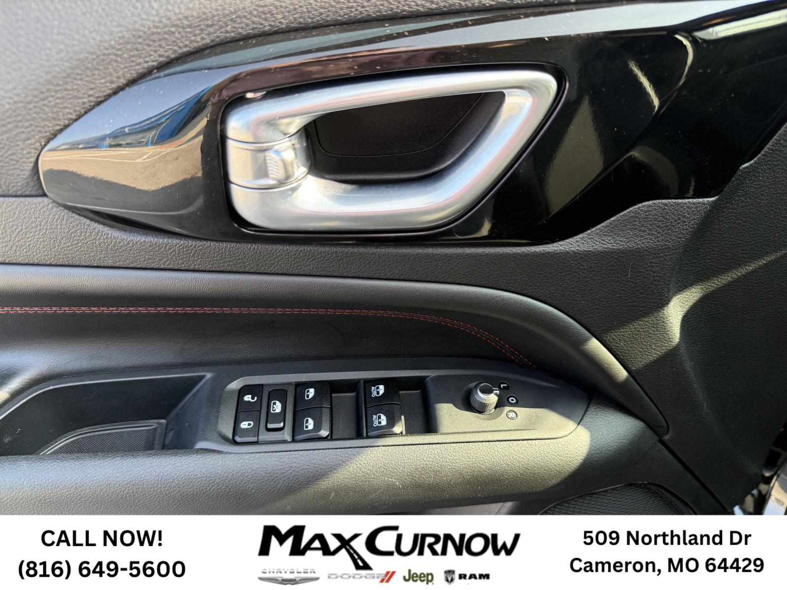 2024 Jeep Compass Trailhawk photo 3