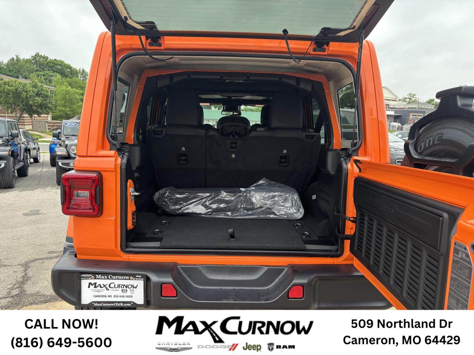 2025 Jeep Wrangler 4-Door Sahara - Photo 22