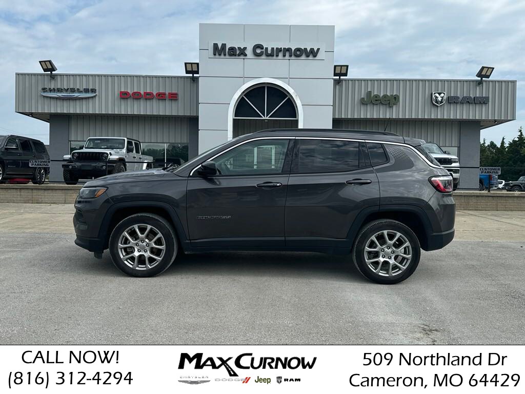 Used 2022 Jeep Compass Latitude Lux with VIN 3C4NJDFB9NT200291 for sale in Kansas City