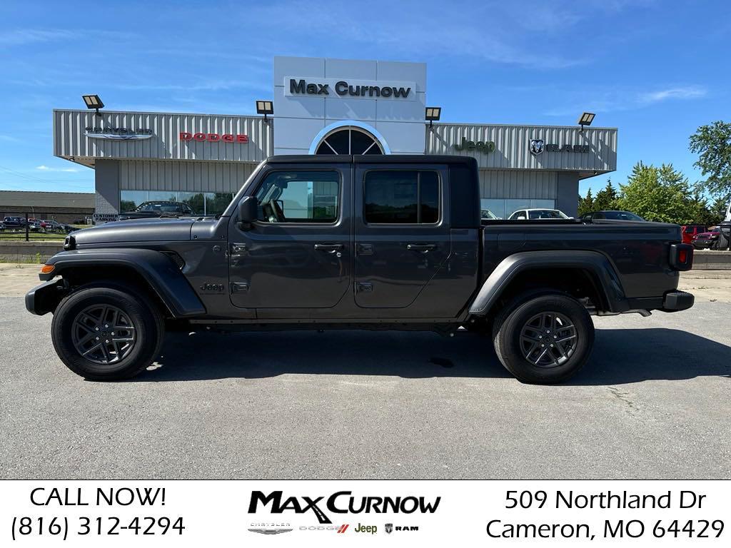 Used 2024 Jeep Gladiator Sport S with VIN 1C6HJTAG6RL109014 for sale in Kansas City