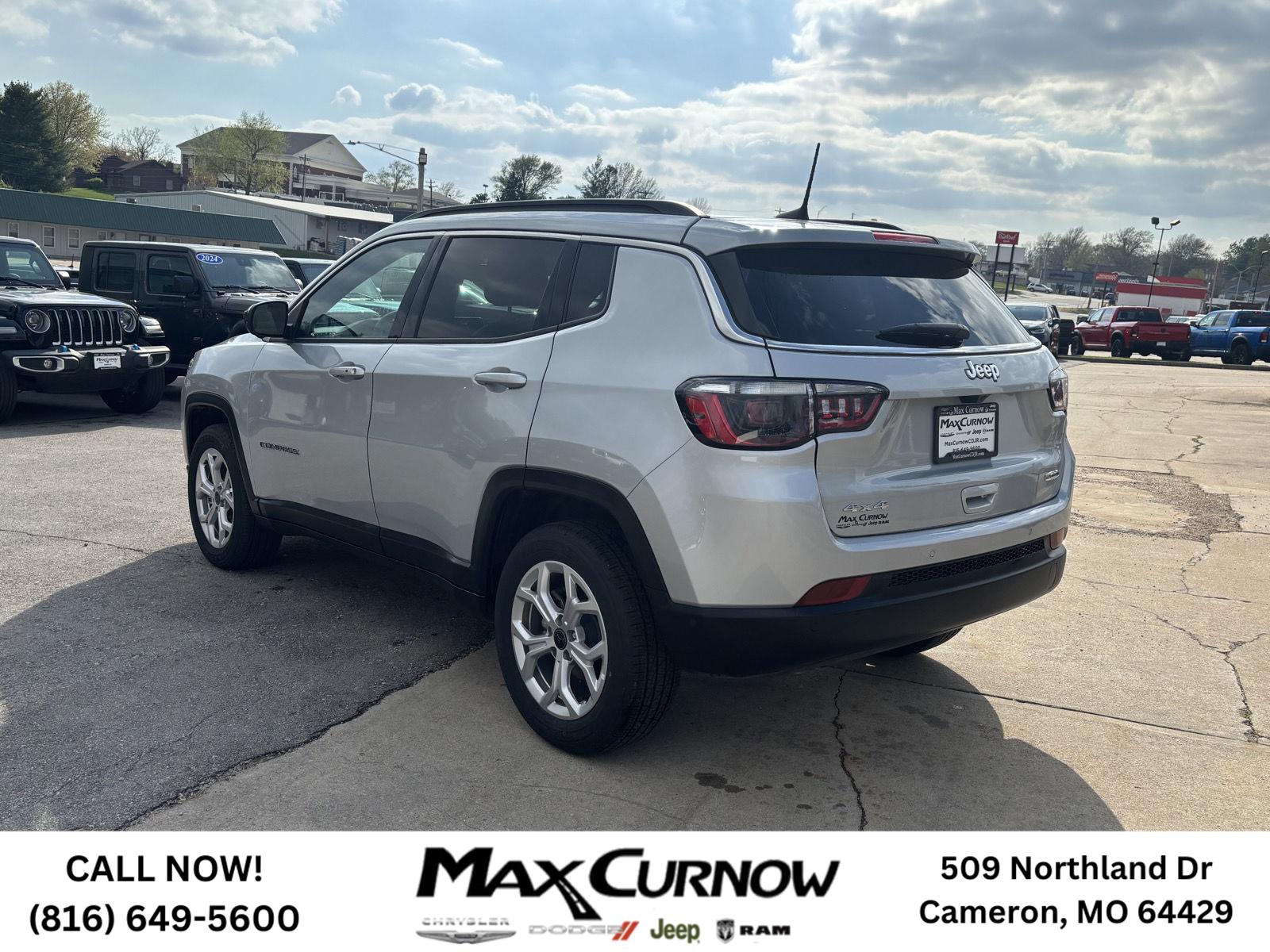 2025 Jeep Compass Latitude photo 3