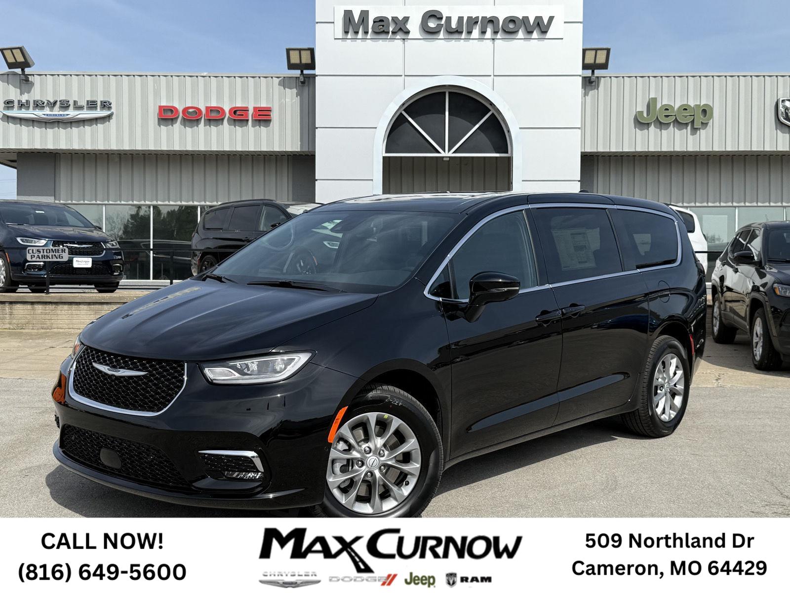 2026 Chrysler Pacifica Select's photo