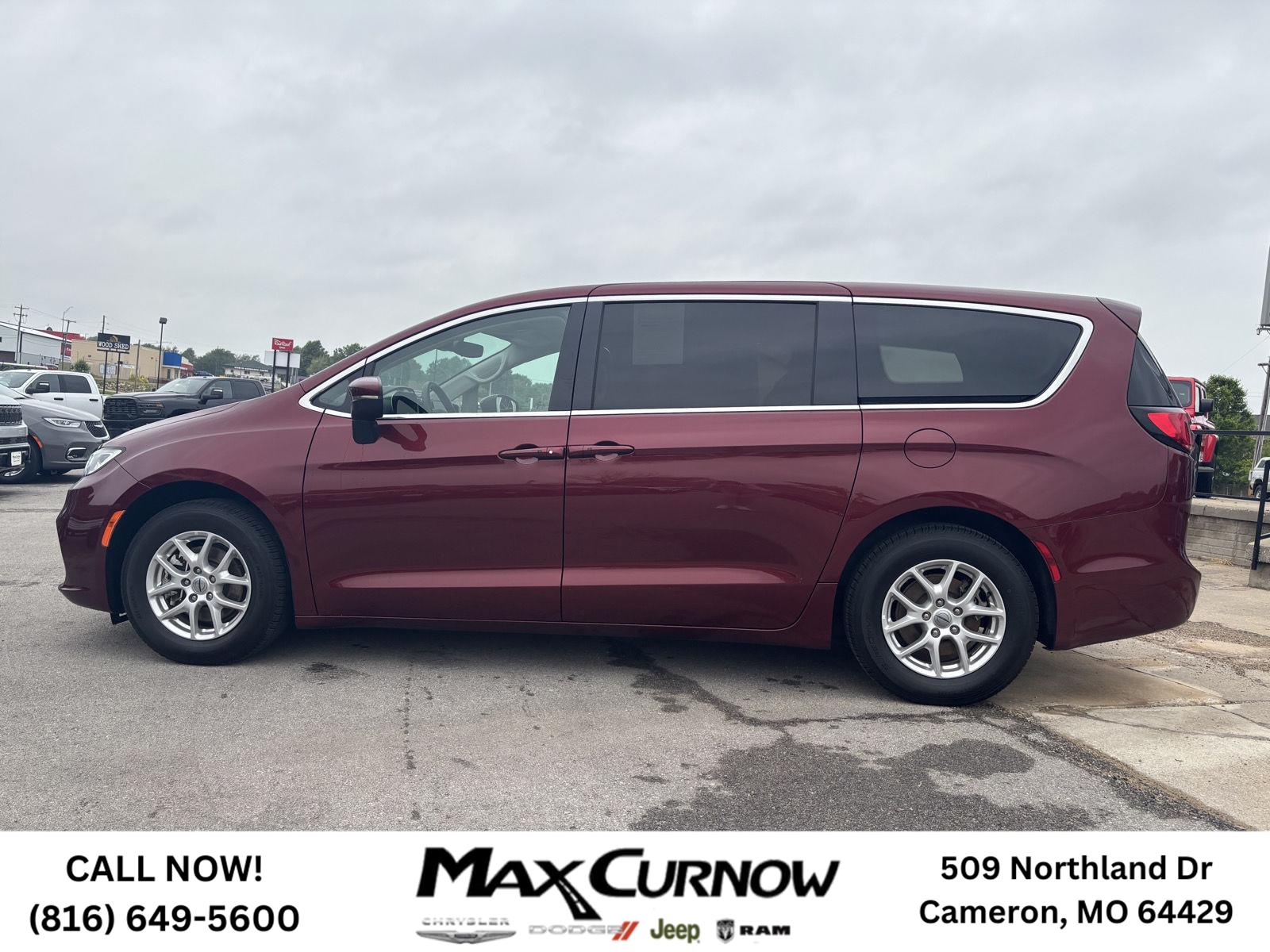 Used 2023 Chrysler Pacifica Touring L with VIN 2C4RC1BG3PR536102 for sale in Kansas City