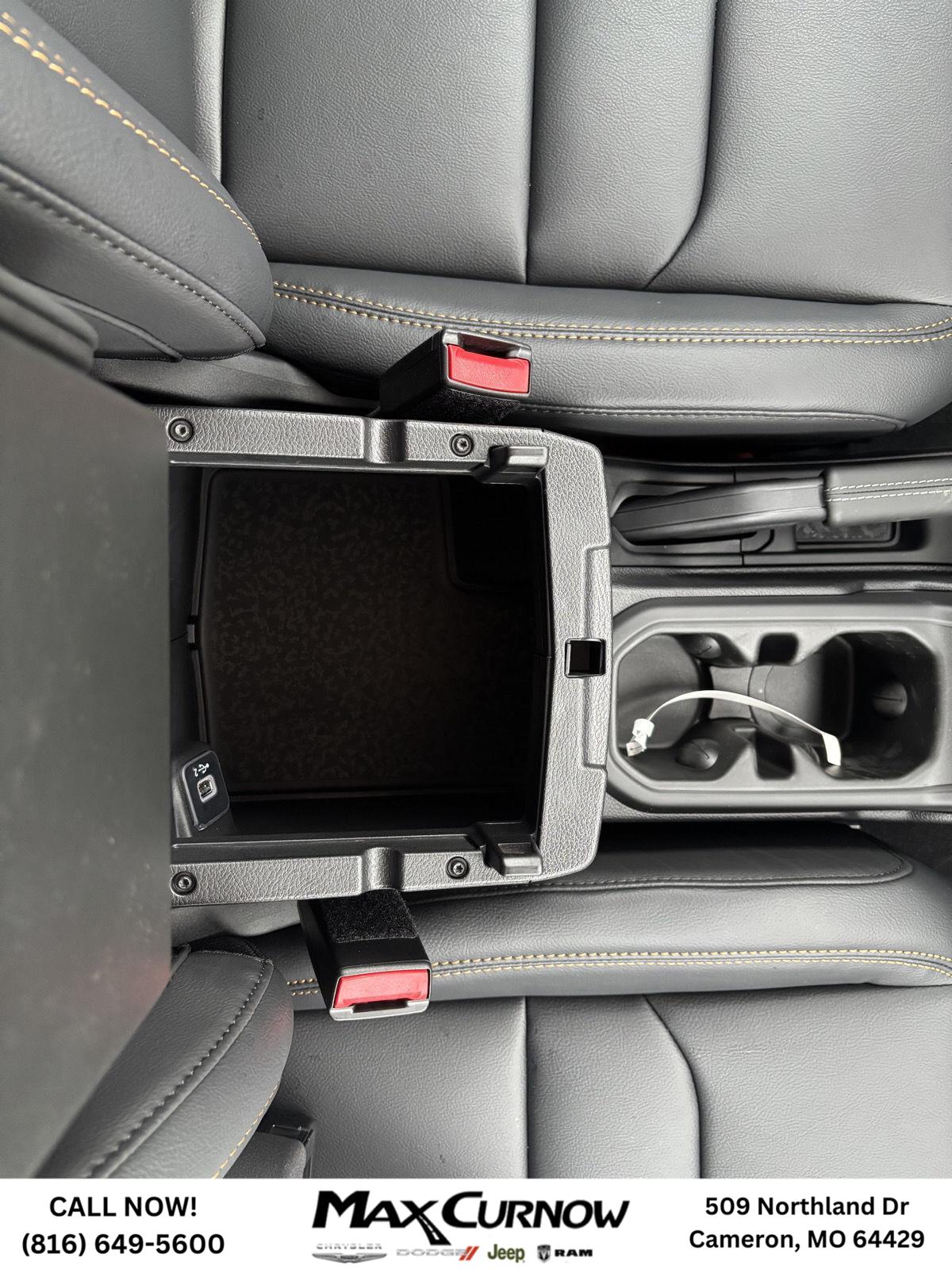 2025 Jeep Wrangler 4-Door Sahara - Photo 30