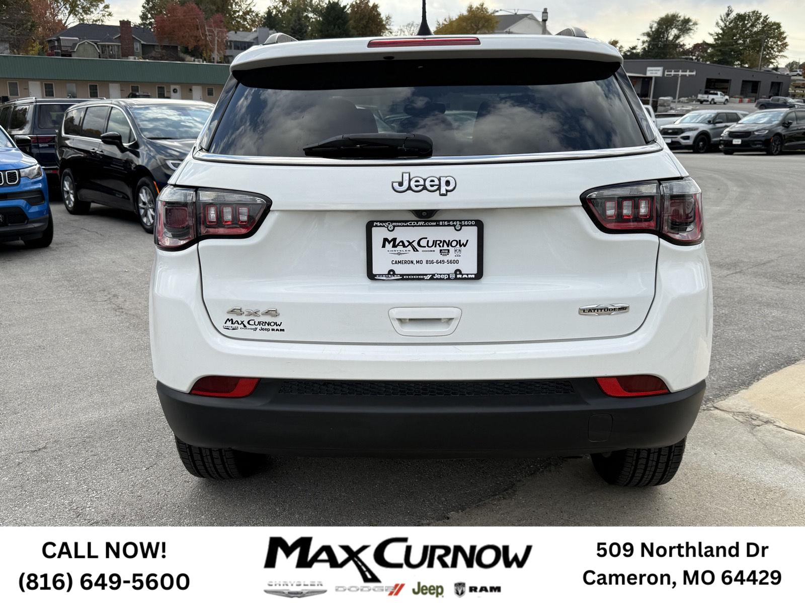 2022 Jeep Compass Latitude Lux photo 2