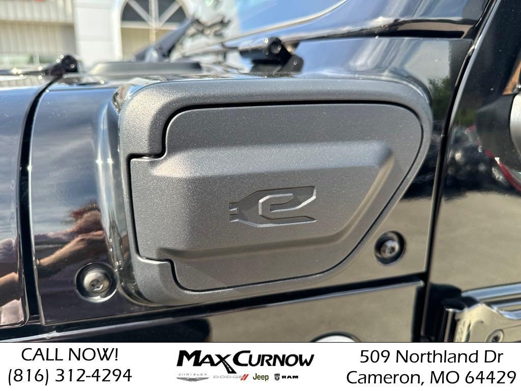 2023 Jeep Wrangler 4xe Sahara 4XE - Photo 44