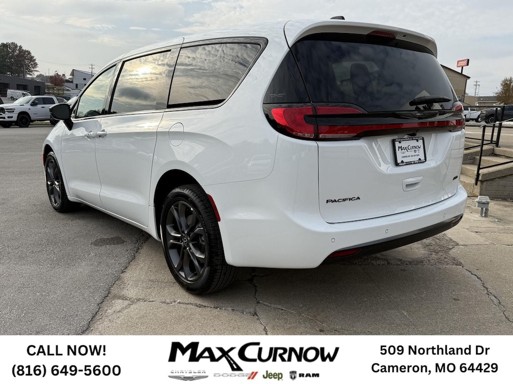 New 2026 Chrysler Pacifica SELECT AWD Passenger Van