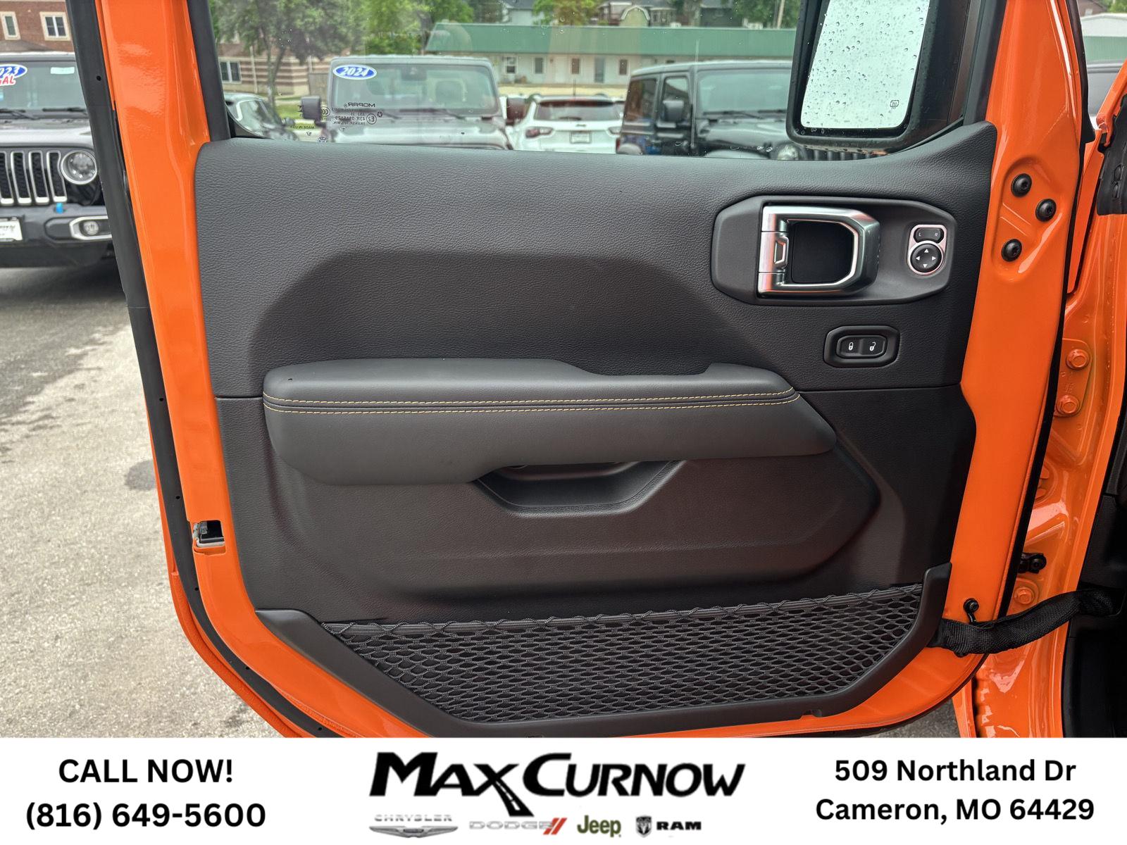 2025 Jeep Wrangler 4-Door Sahara - Photo 11