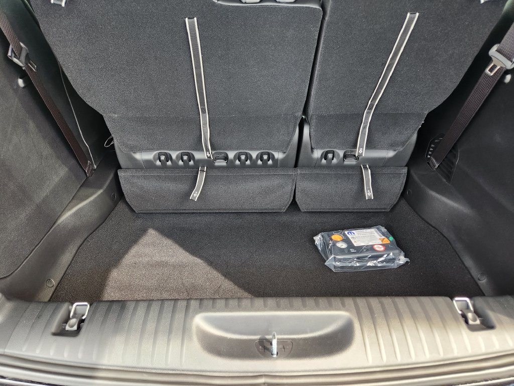 2025 Chrysler Pacifica Select - Photo 22