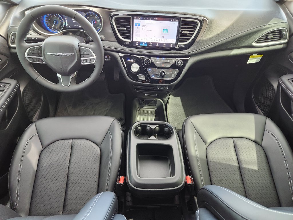2025 Chrysler Pacifica Select - Photo 18