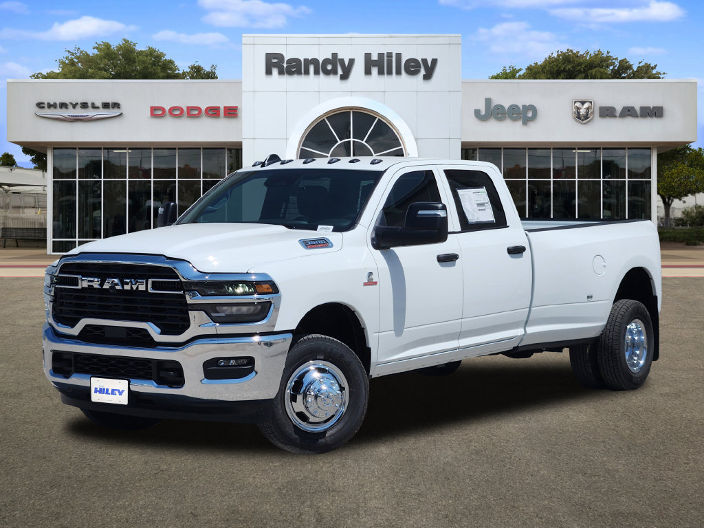2026 Ram 3500 TRADESMAN CREW CAB 4X4 8' BOX Pickup