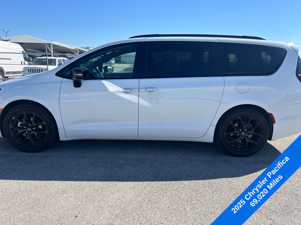 2025 Chrysler Pacifica