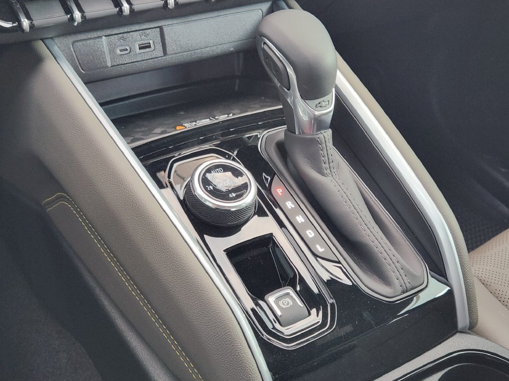 2026 Chevrolet Colorado ZR2 - Photo 14