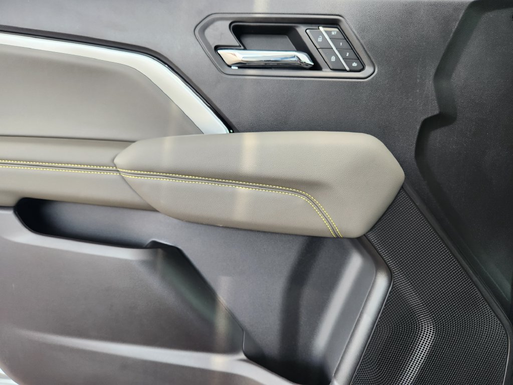 2026 Chevrolet Colorado ZR2 - Photo 15