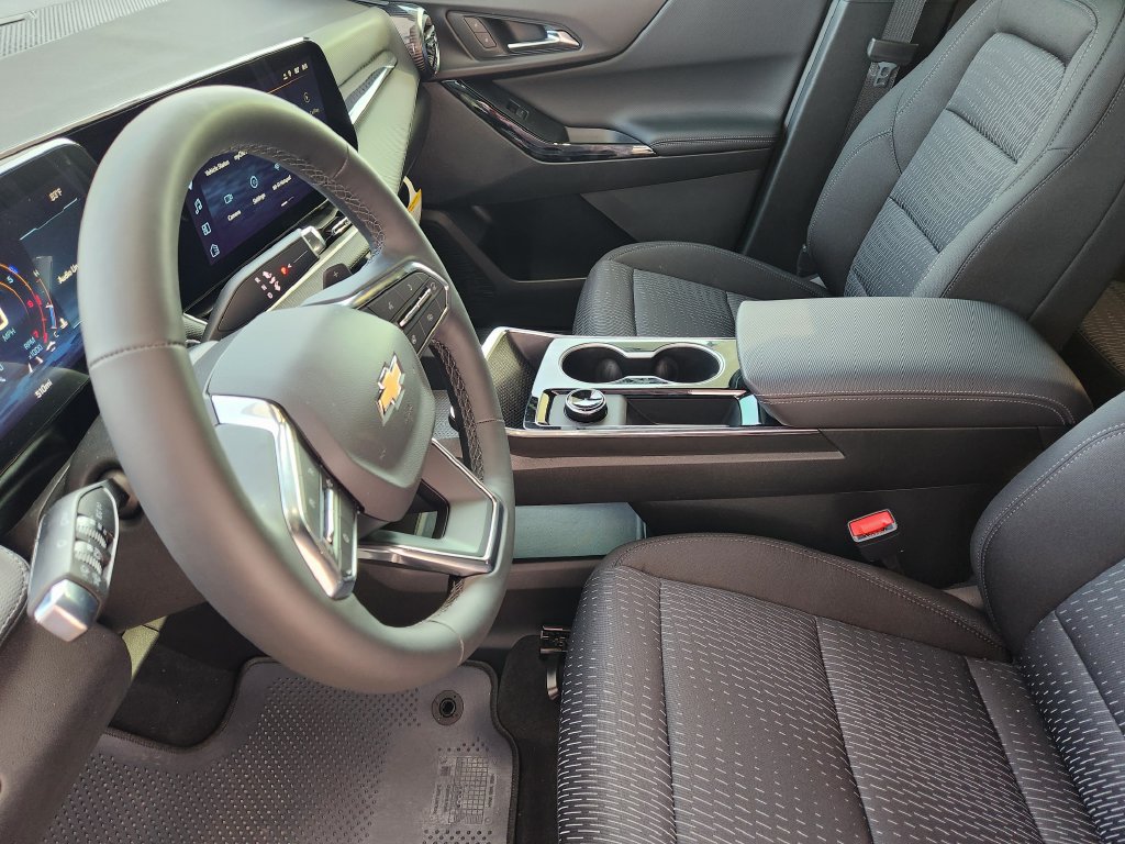 2027 Chevrolet Equinox LT - Photo 9