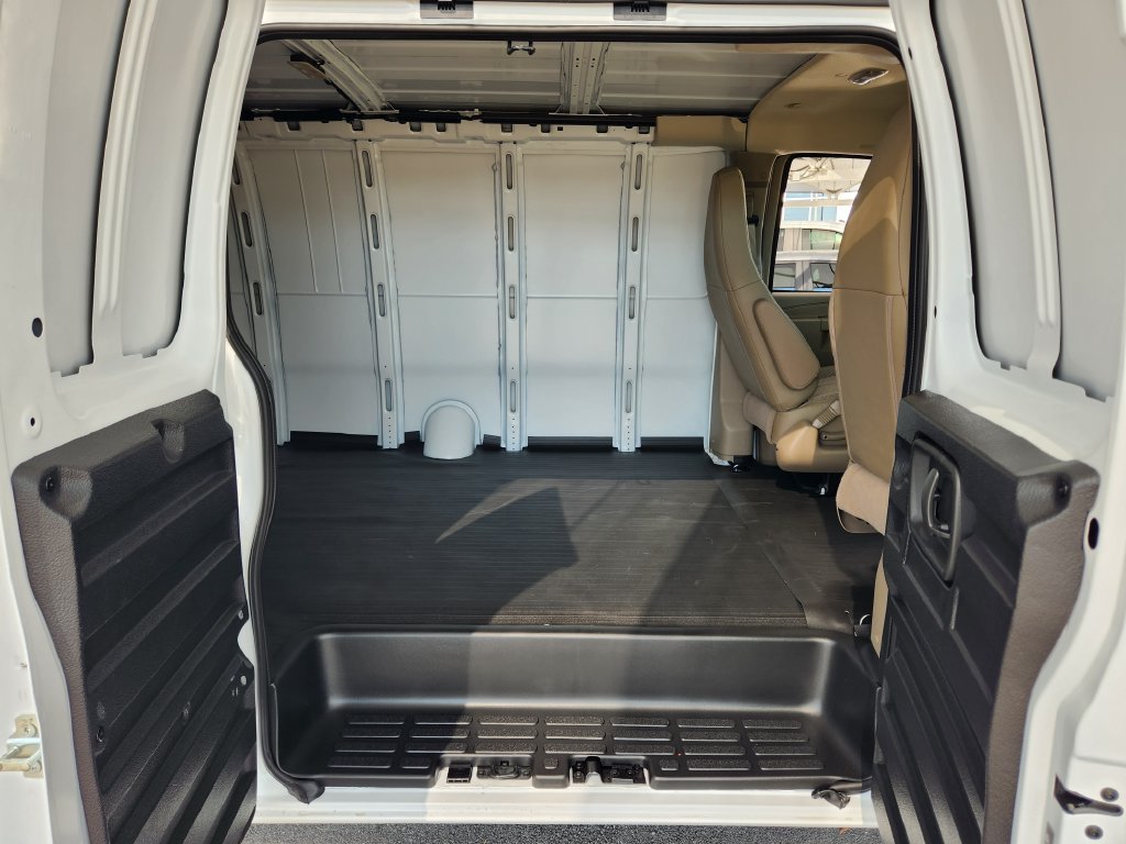 2026 Chevrolet Express Cargo Work Van - Photo 18