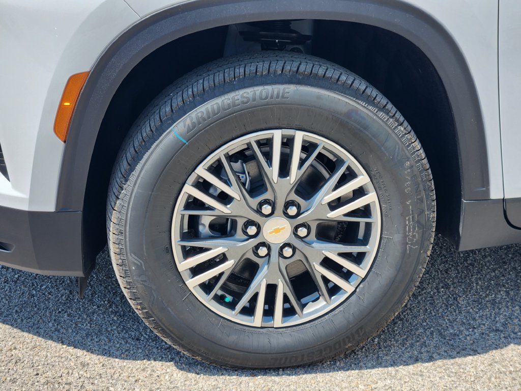 2027 Chevrolet Traverse LT - Photo 8