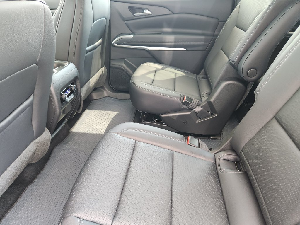 2027 Chevrolet Traverse LT - Photo 18