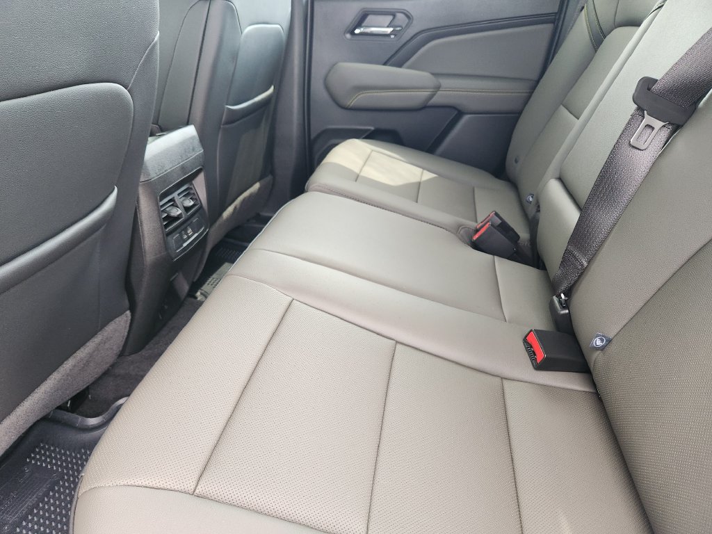 2026 Chevrolet Colorado ZR2 - Photo 18
