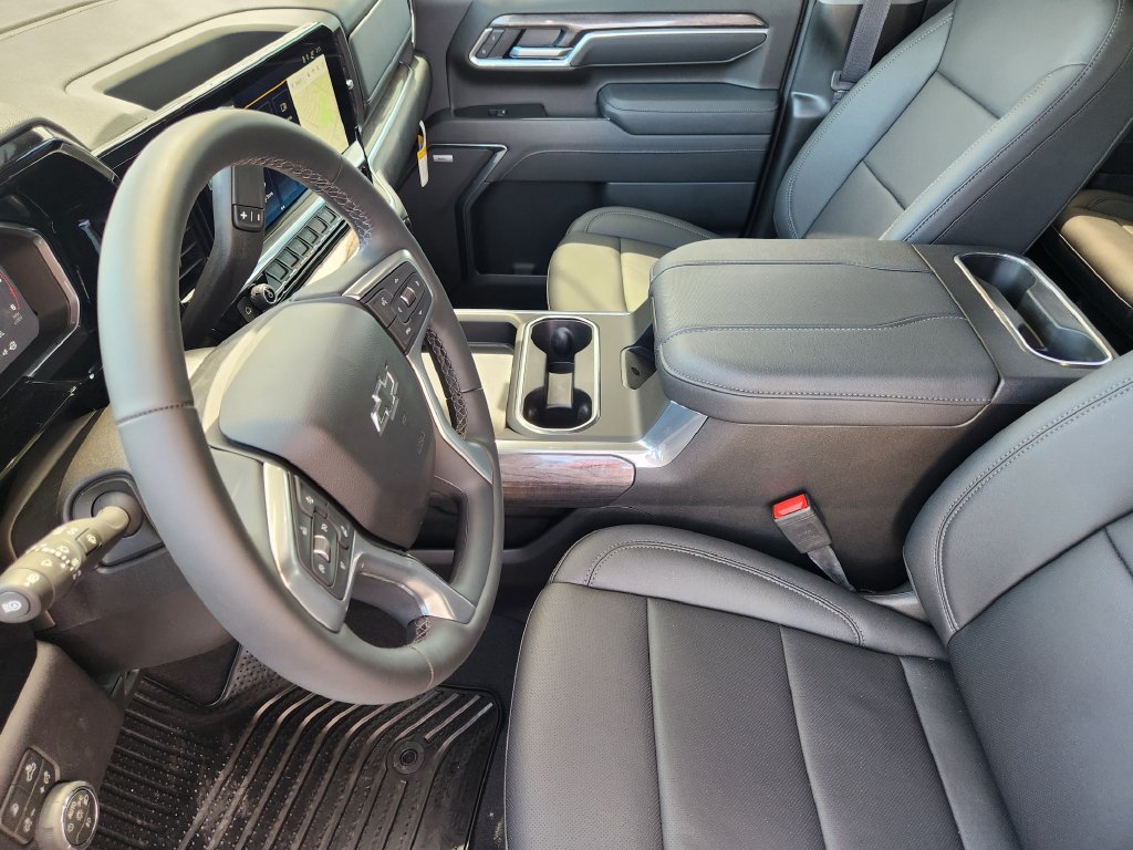 2026 Chevrolet Silverado 2500 HD LTZ - Photo 9