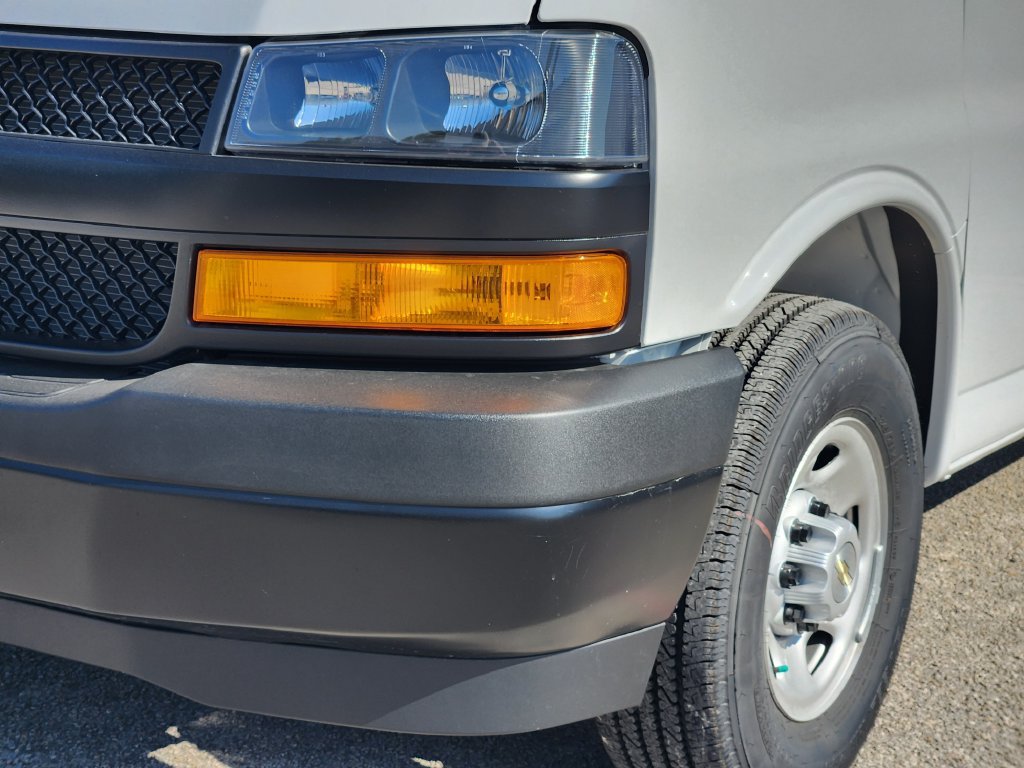 2026 Chevrolet Express Cargo Work Van - Photo 6