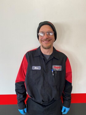 Staff member Mike Weezner from ID_18471c7f5cd1