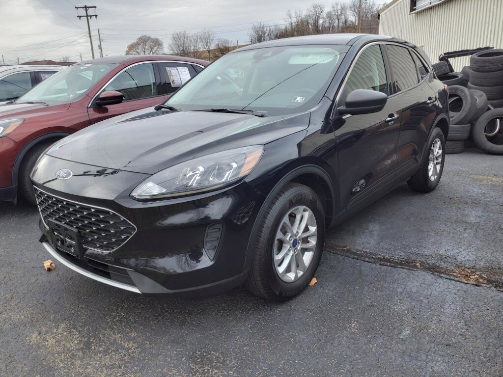 2022 Ford Escape SE photo 2