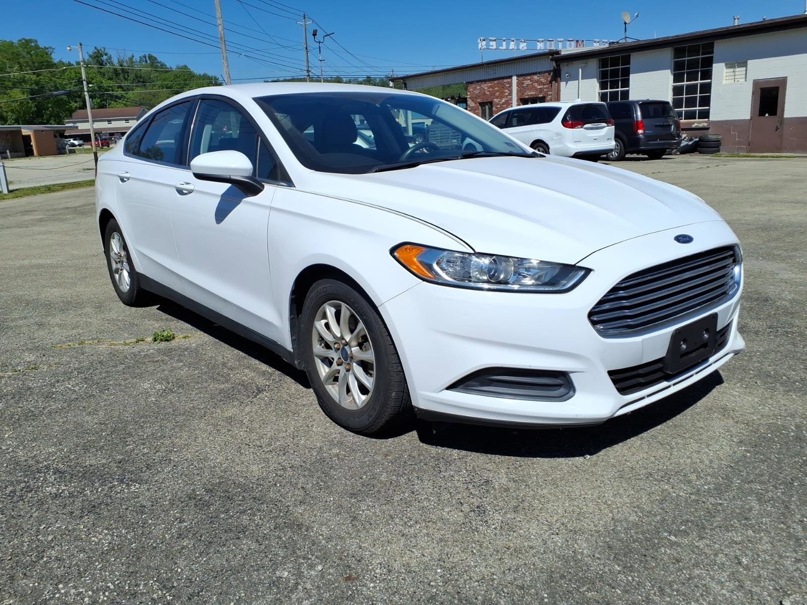 2016 Ford Fusion S FWD's photo