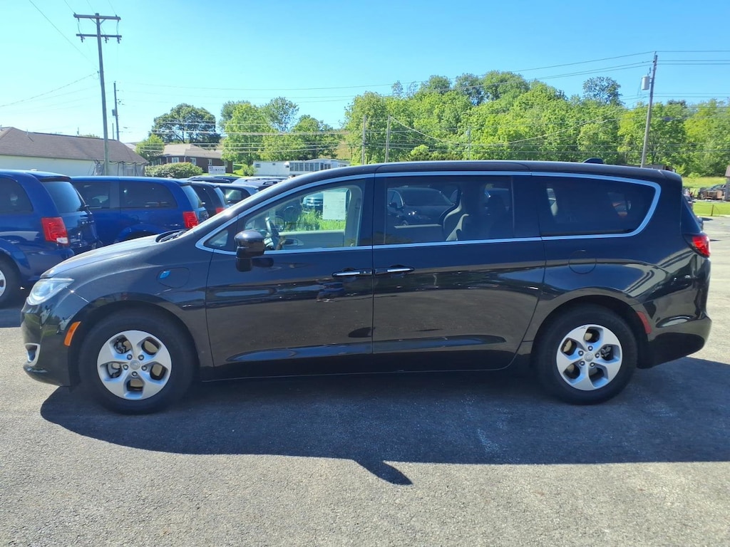 Used 2018 Chrysler Pacifica Hybrid Touring Plus Hybrid Touring Plus FWD