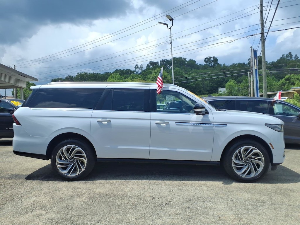 Used 2025 Lincoln Navigator L Reserve Reserve 4x4
