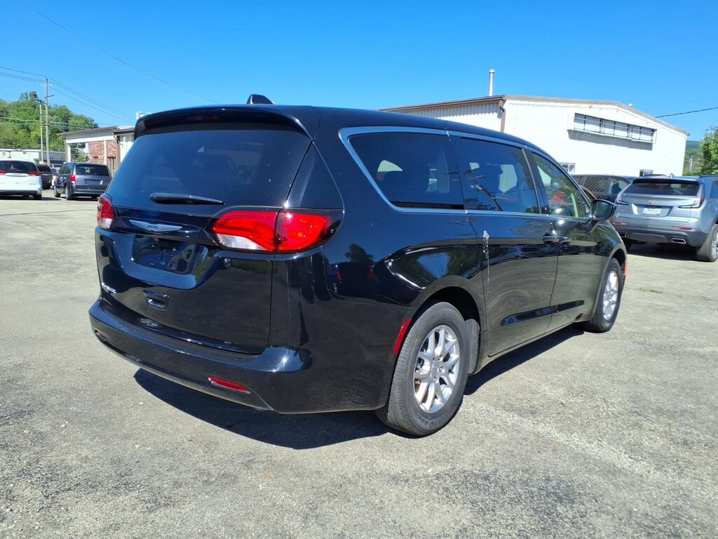 Used 2024 Chrysler Voyager LX LX FWD