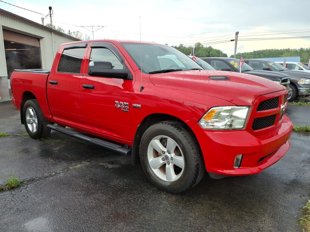 Used 2022 Ram 1500 Classic Express Express 4x4 Crew Cab 57 Box
