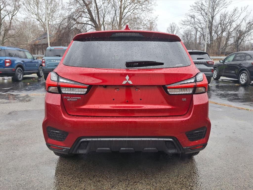2024 Mitsubishi Outlander Sport ES LE SE photo 2