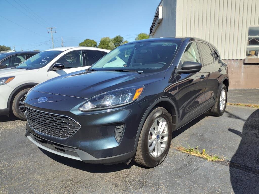 2022 Ford Escape SE photo 3