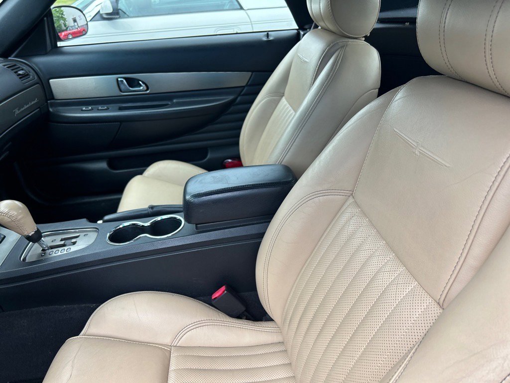 2004 Ford Thunderbird Deluxe photo 4