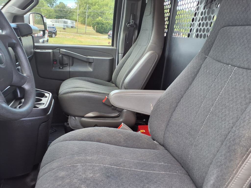 2023 Gmc Savana Cargo 2500 photo 3